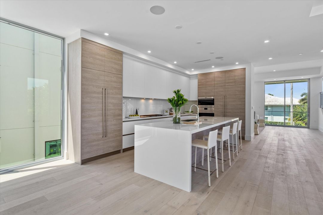 出租: $45,000 (4 贝兹, 4 浴室, 3854 平方英尺)