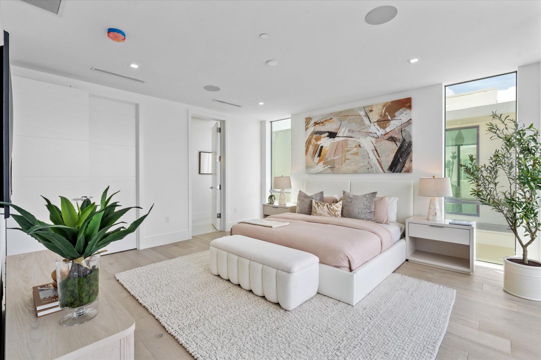 出租: $45,000 (4 贝兹, 4 浴室, 3854 平方英尺)