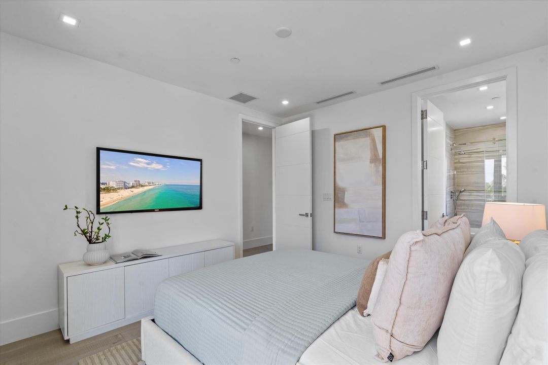 出租: $45,000 (4 贝兹, 4 浴室, 3854 平方英尺)