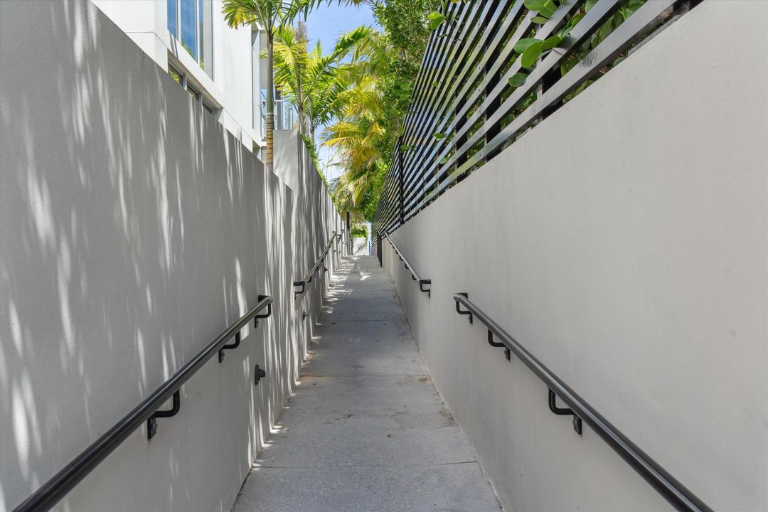 出租: $45,000 (4 贝兹, 4 浴室, 3854 平方英尺)