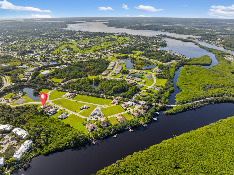 For Sale: $1,013,000 (4 beds, 3 baths, 2684 Square Feet)