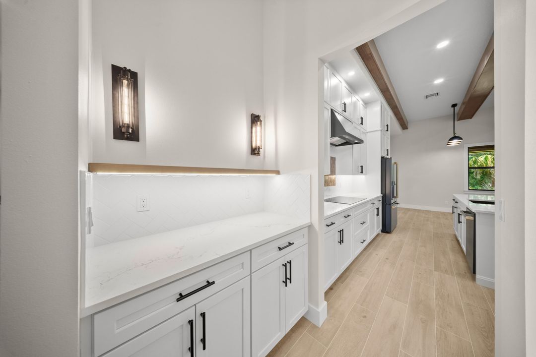 For Sale: $1,013,000 (4 beds, 3 baths, 2684 Square Feet)