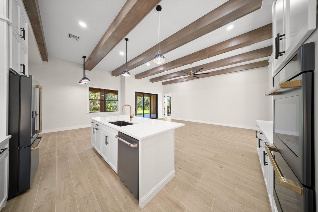 For Sale: $1,013,000 (4 beds, 3 baths, 2684 Square Feet)