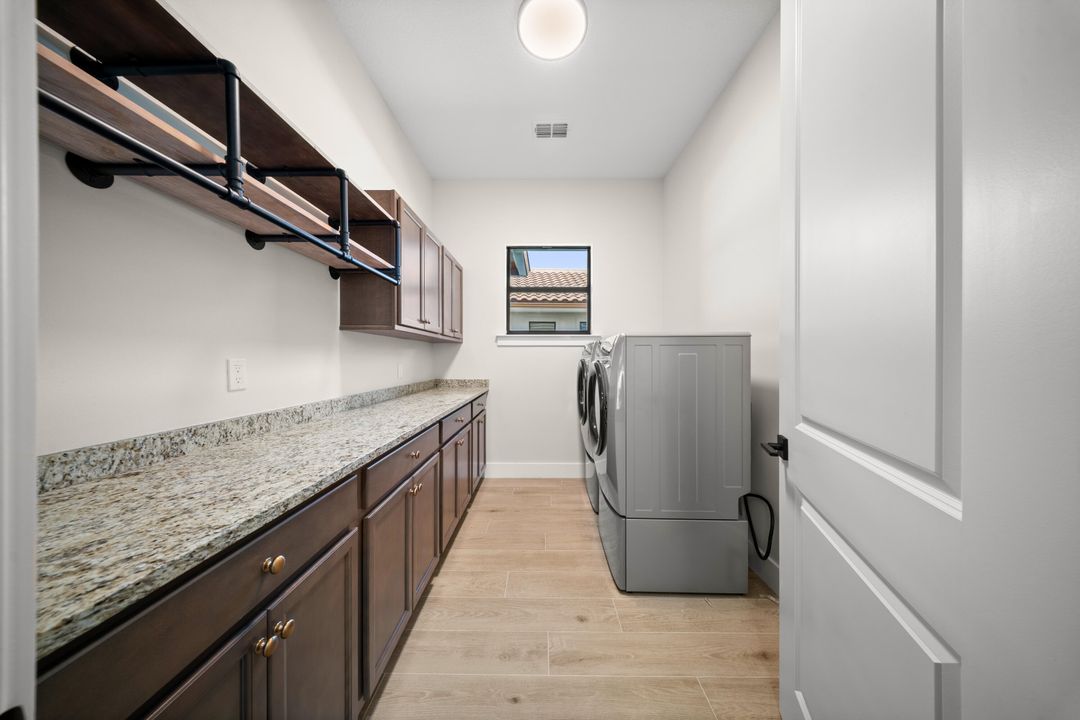 For Sale: $1,013,000 (4 beds, 3 baths, 2684 Square Feet)