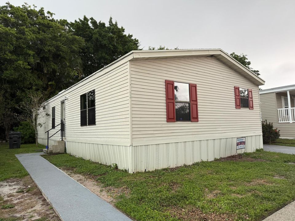 Active With Contract: $89,999 (3 beds, 2 baths, 1200 Square Feet)