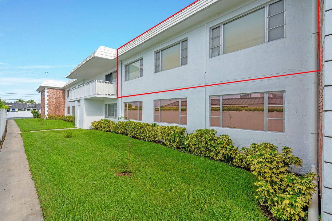 For Sale: $159,999 (2 beds, 2 baths, 930 Square Feet)