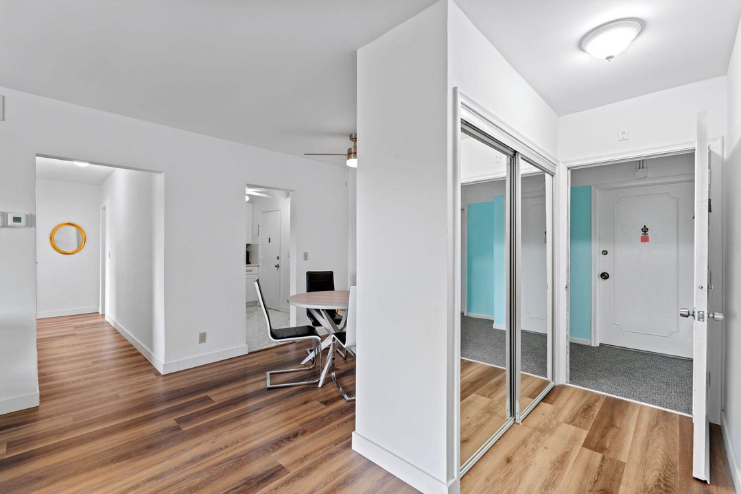 For Sale: $159,999 (2 beds, 2 baths, 930 Square Feet)