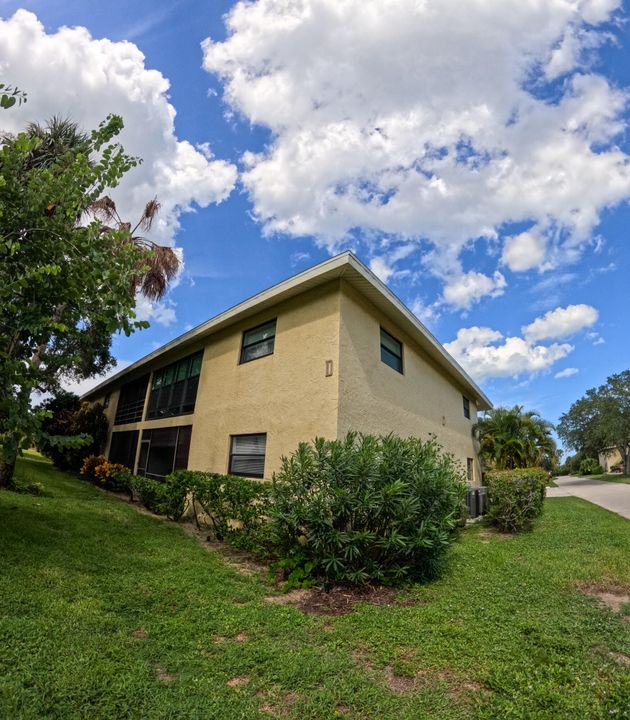 For Sale: $154,000 (2 beds, 2 baths, 1130 Square Feet)