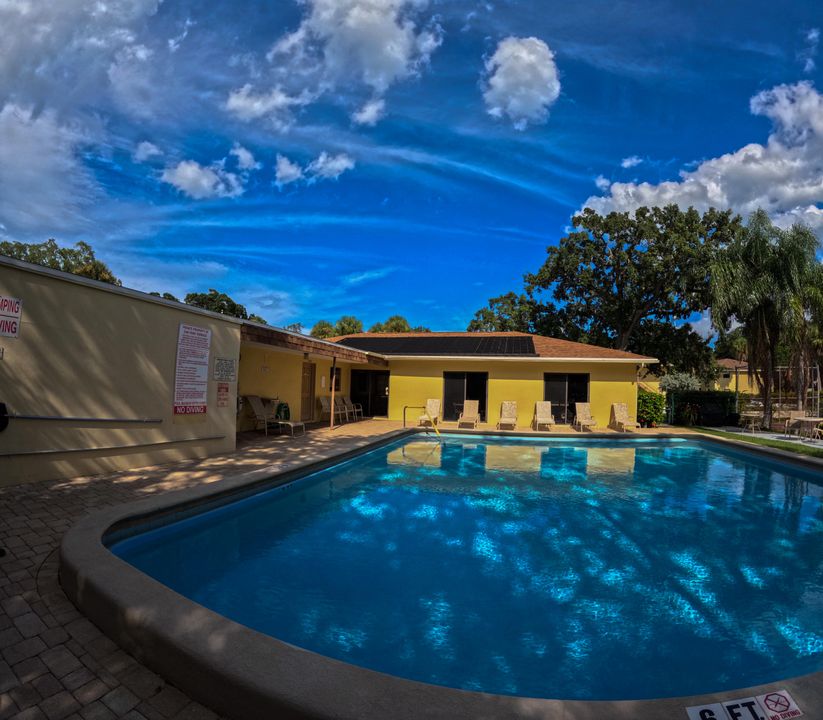 For Sale: $154,000 (2 beds, 2 baths, 1130 Square Feet)