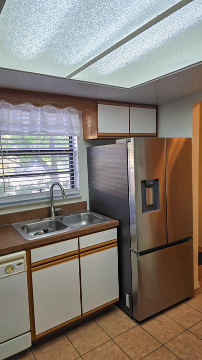 For Sale: $154,000 (2 beds, 2 baths, 1130 Square Feet)