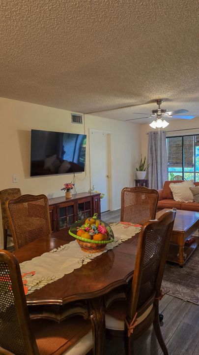 For Sale: $154,000 (2 beds, 2 baths, 1130 Square Feet)