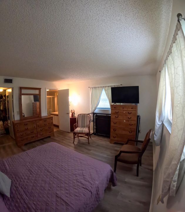 For Sale: $154,000 (2 beds, 2 baths, 1130 Square Feet)