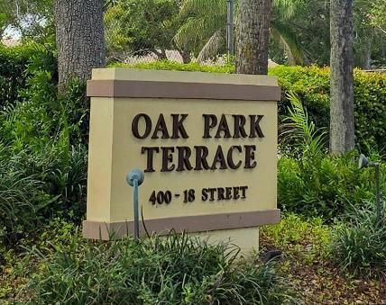 For Sale: $154,000 (2 beds, 2 baths, 1130 Square Feet)