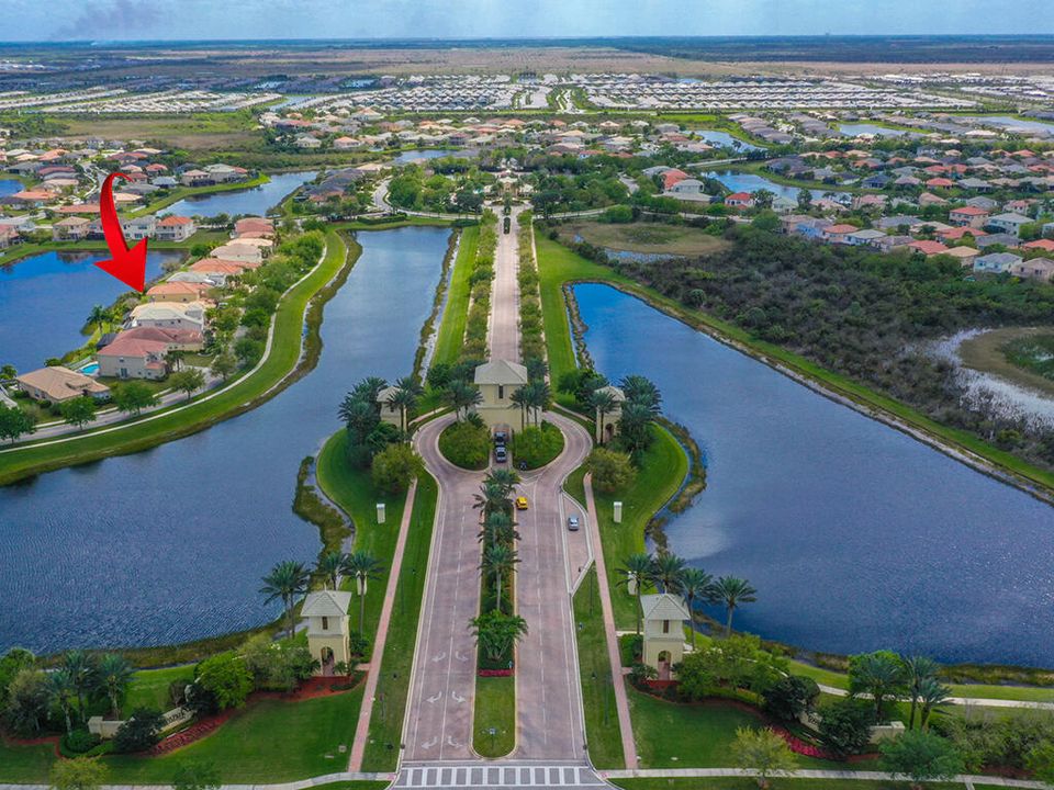 Active With Contract: $335,000 (2 beds, 2 baths, 1735 Square Feet)