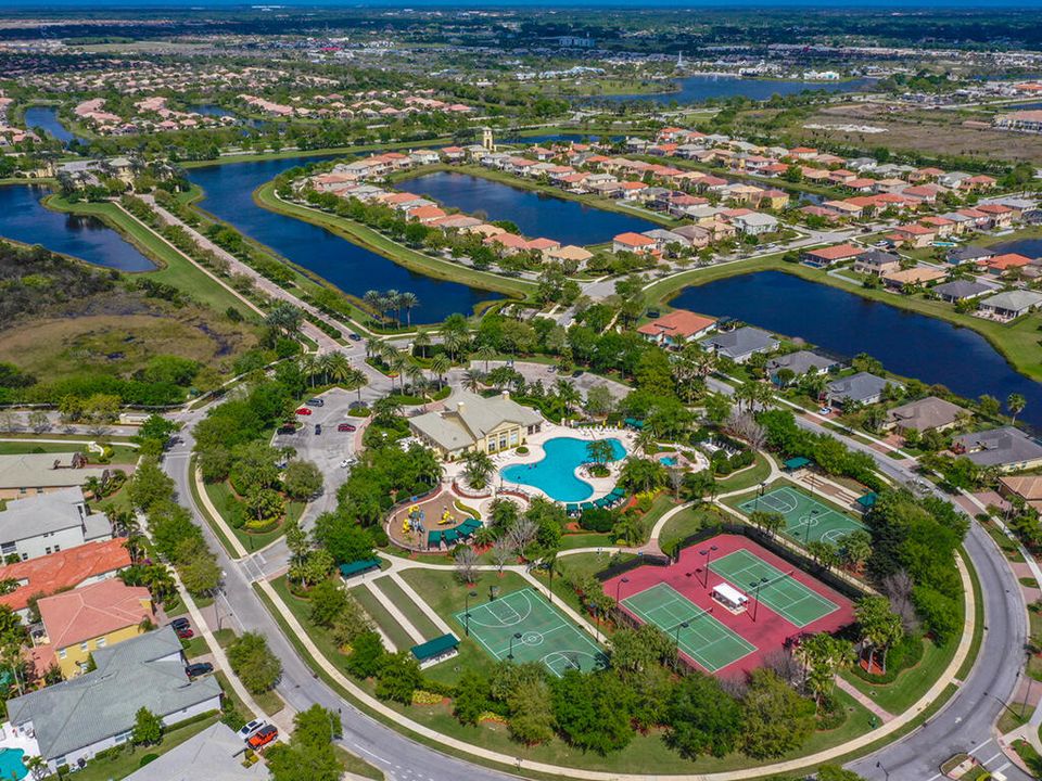 Active With Contract: $335,000 (2 beds, 2 baths, 1735 Square Feet)