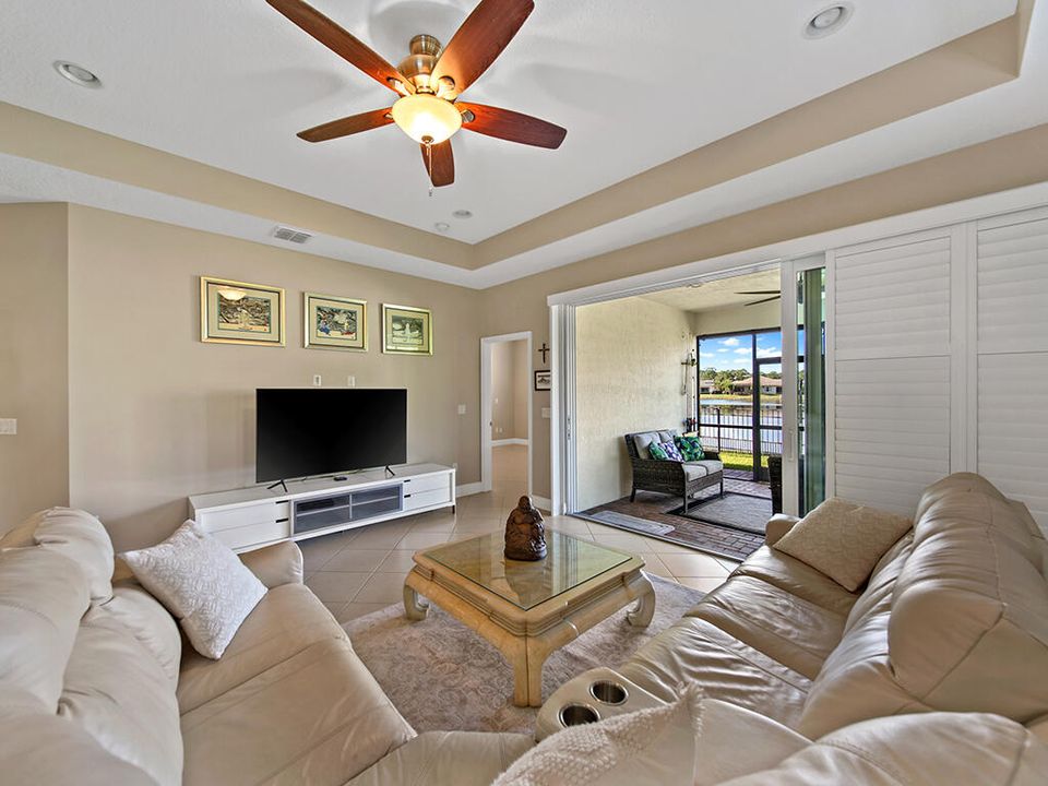 Active With Contract: $335,000 (2 beds, 2 baths, 1735 Square Feet)