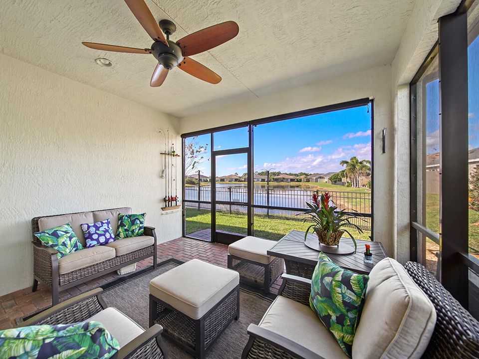 Active With Contract: $335,000 (2 beds, 2 baths, 1735 Square Feet)