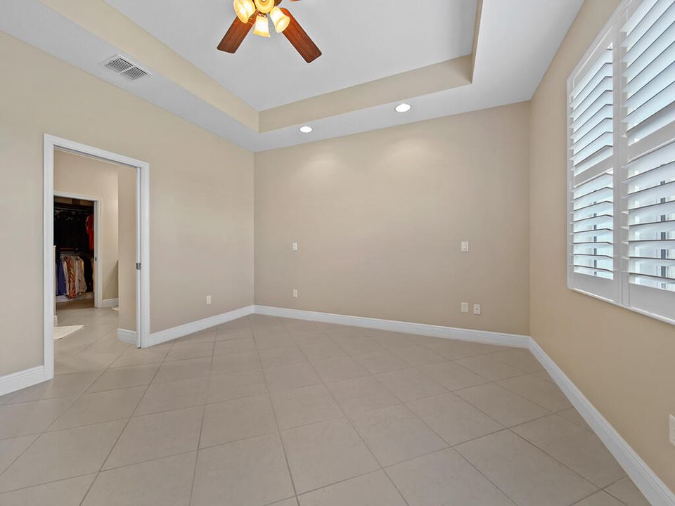 Active With Contract: $335,000 (2 beds, 2 baths, 1735 Square Feet)