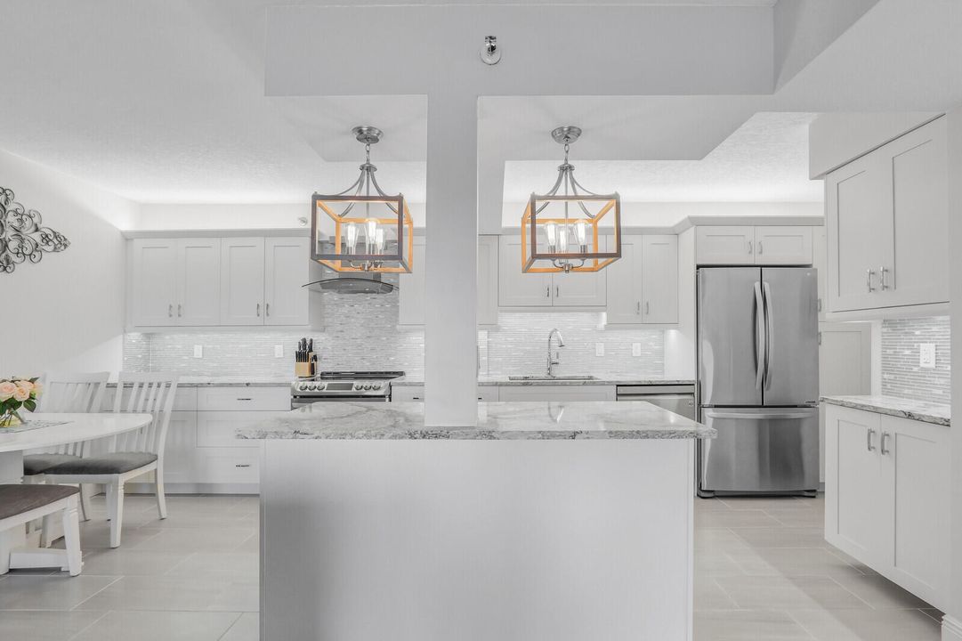 For Rent: $4,500 (2 beds, 2 baths, 1090 Square Feet)