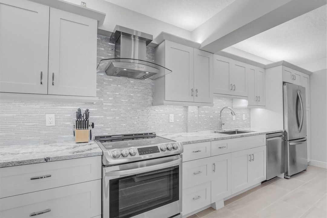 For Rent: $4,500 (2 beds, 2 baths, 1090 Square Feet)