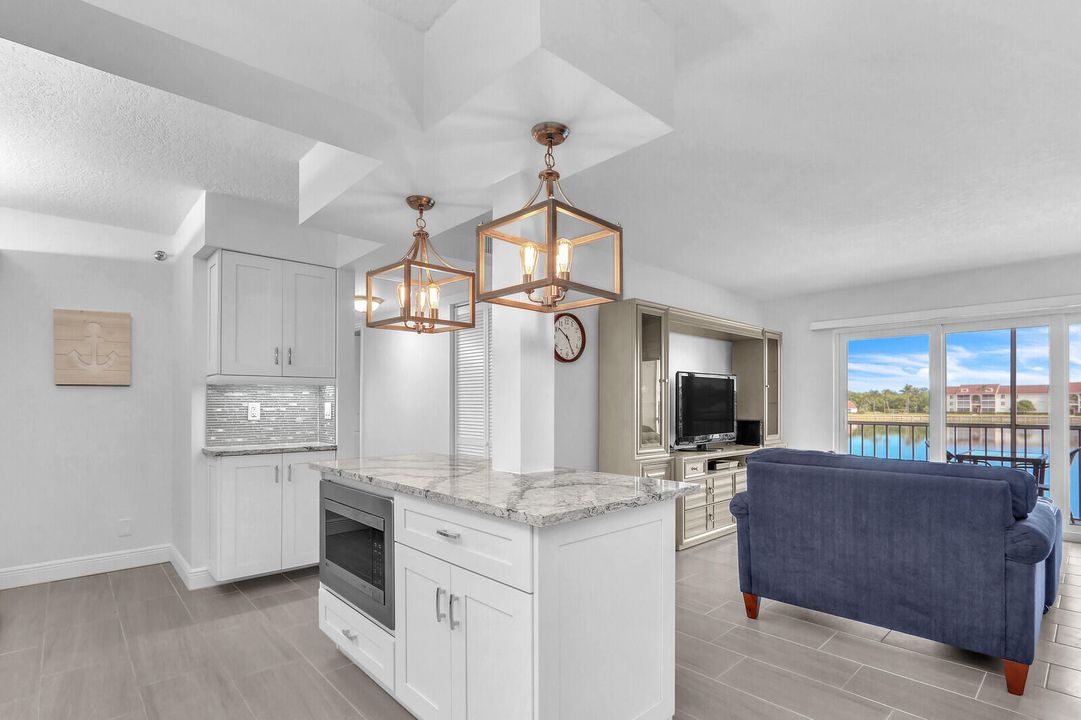 For Rent: $4,500 (2 beds, 2 baths, 1090 Square Feet)