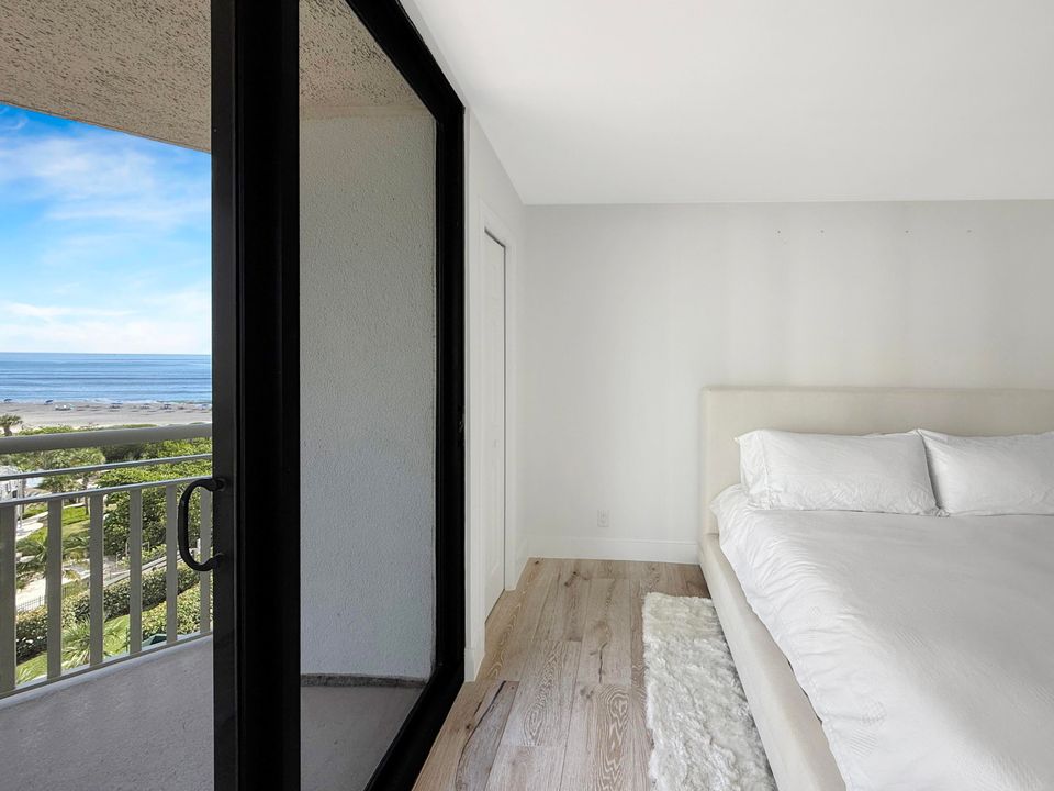 合同活跃: $5,100 (1 贝兹, 1 浴室, 1000 平方英尺)