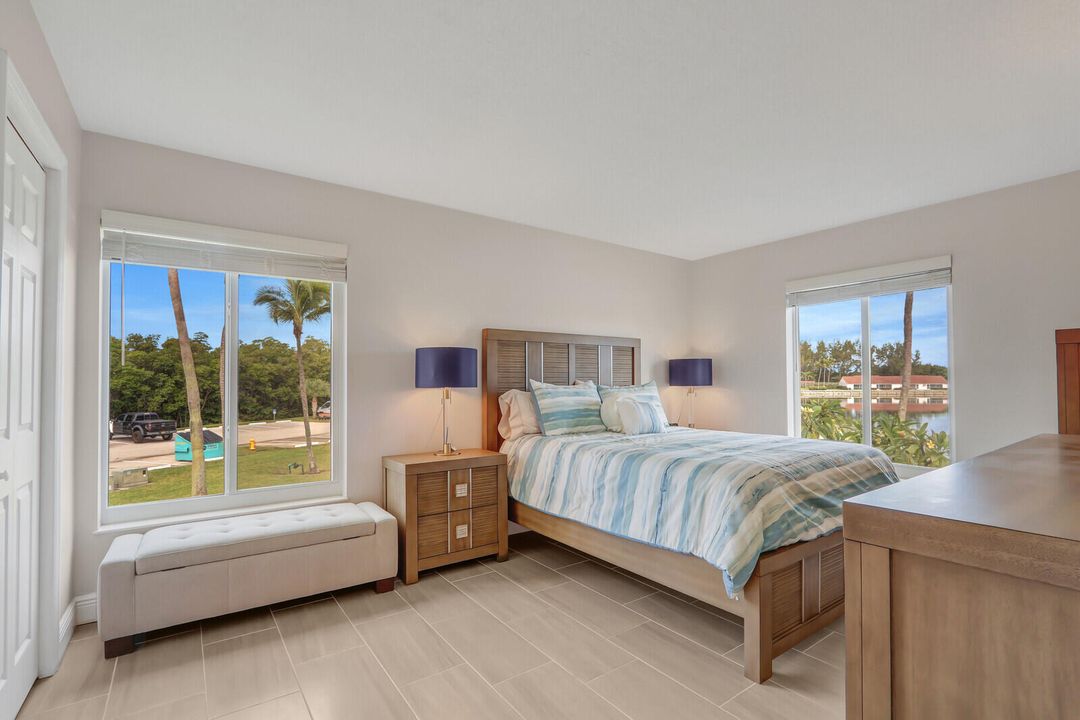 For Rent: $4,500 (2 beds, 2 baths, 1090 Square Feet)