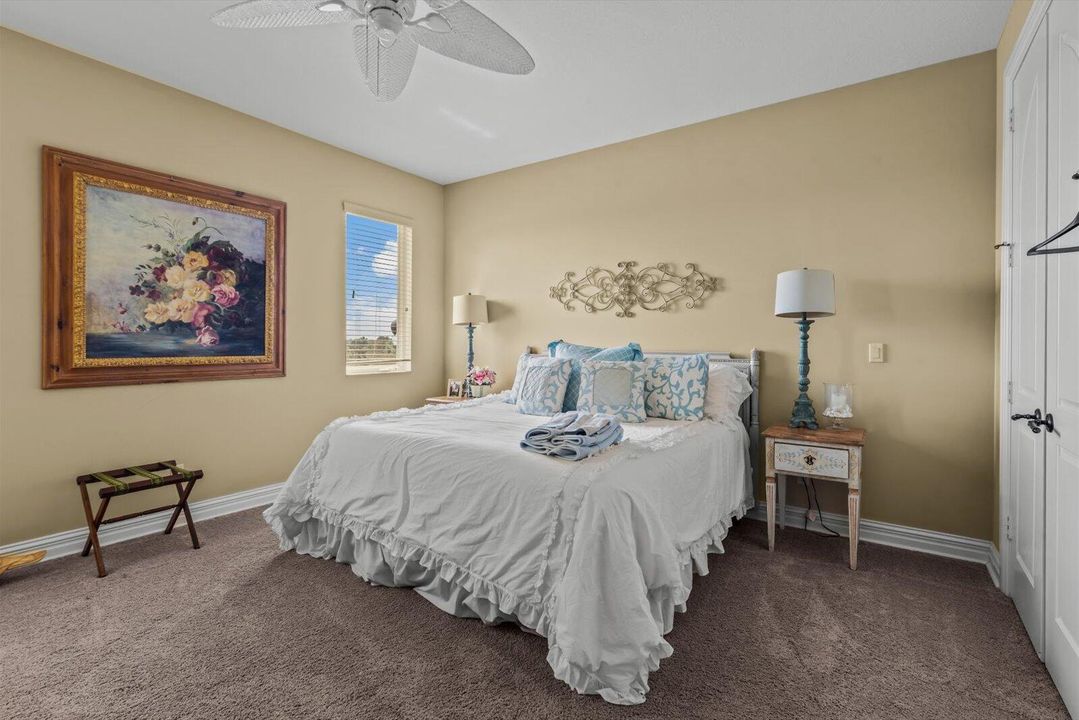 Под контрактом: $1,950,000 (3 спален, 3 ванн, 4243 Квадратных фут)