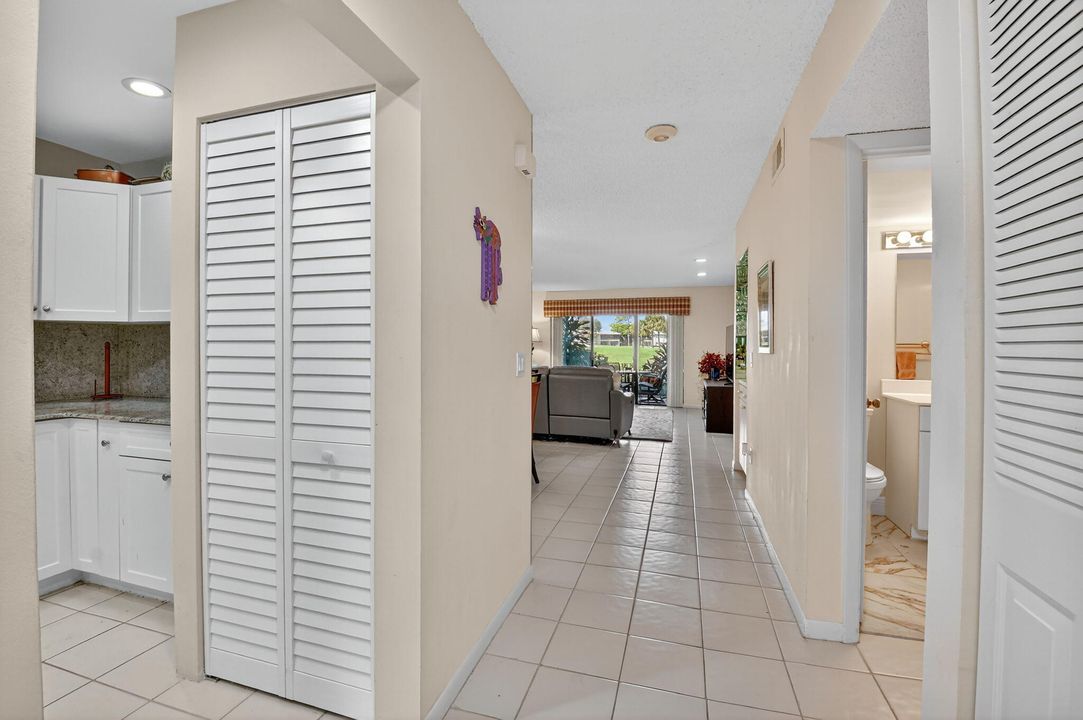 Activo con contrato: $6,000 (2 camas, 2 baños, 1383 Pies cuadrados)