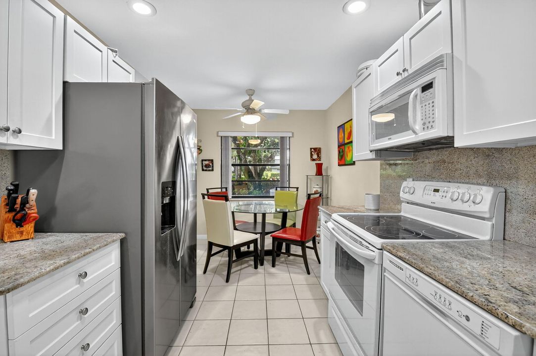 Activo con contrato: $6,000 (2 camas, 2 baños, 1383 Pies cuadrados)