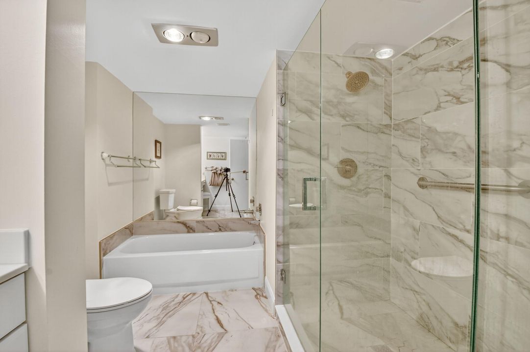 Activo con contrato: $6,000 (2 camas, 2 baños, 1383 Pies cuadrados)