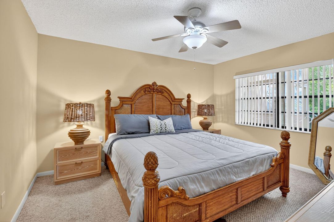 Activo con contrato: $6,000 (2 camas, 2 baños, 1383 Pies cuadrados)