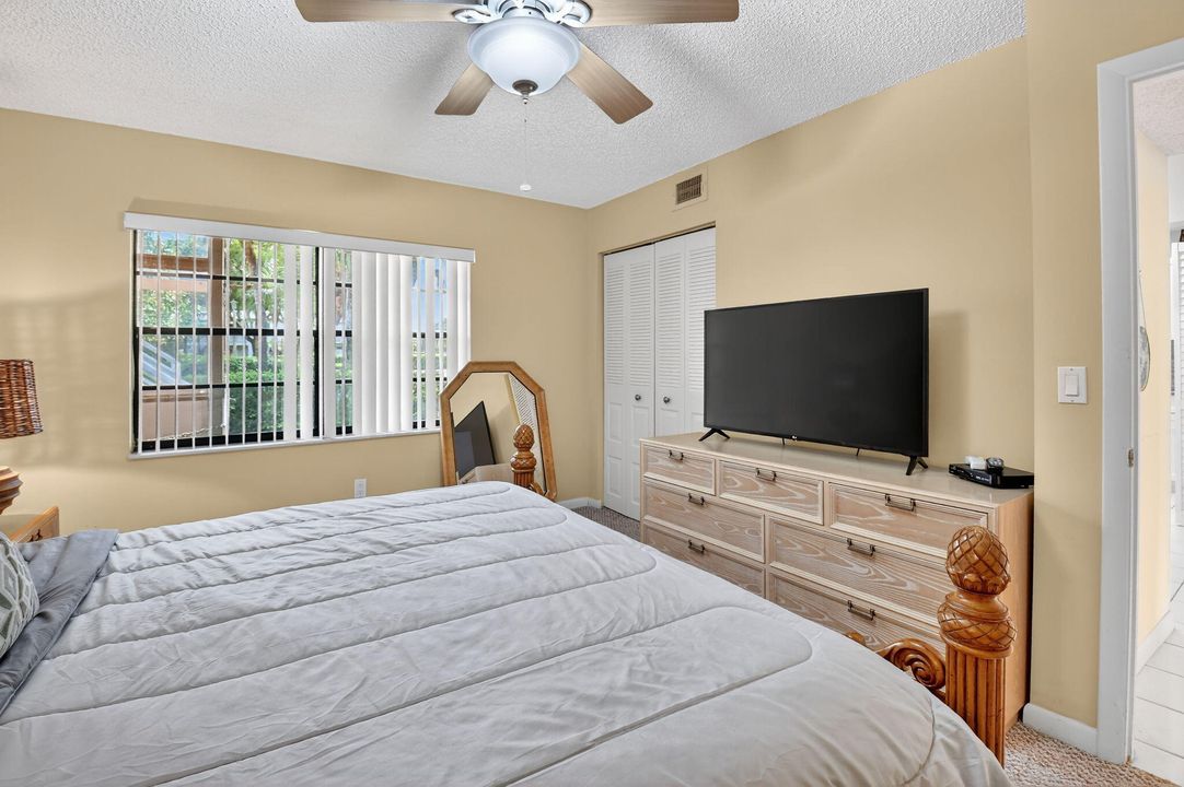 Activo con contrato: $6,000 (2 camas, 2 baños, 1383 Pies cuadrados)