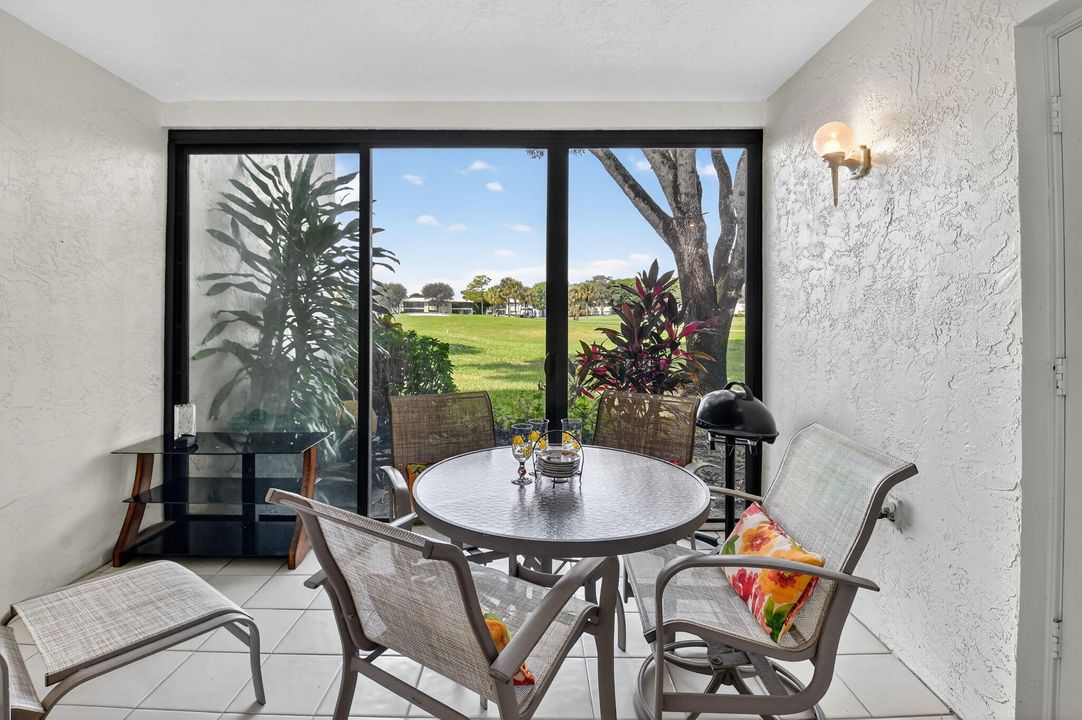 Activo con contrato: $6,000 (2 camas, 2 baños, 1383 Pies cuadrados)