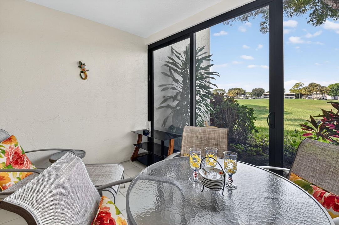 Activo con contrato: $6,000 (2 camas, 2 baños, 1383 Pies cuadrados)