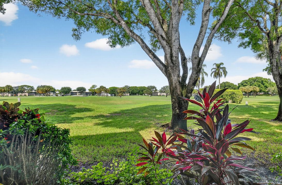 Activo con contrato: $6,000 (2 camas, 2 baños, 1383 Pies cuadrados)