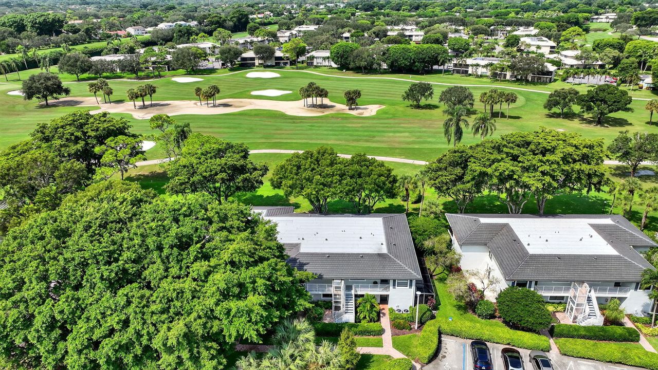 Activo con contrato: $6,000 (2 camas, 2 baños, 1383 Pies cuadrados)