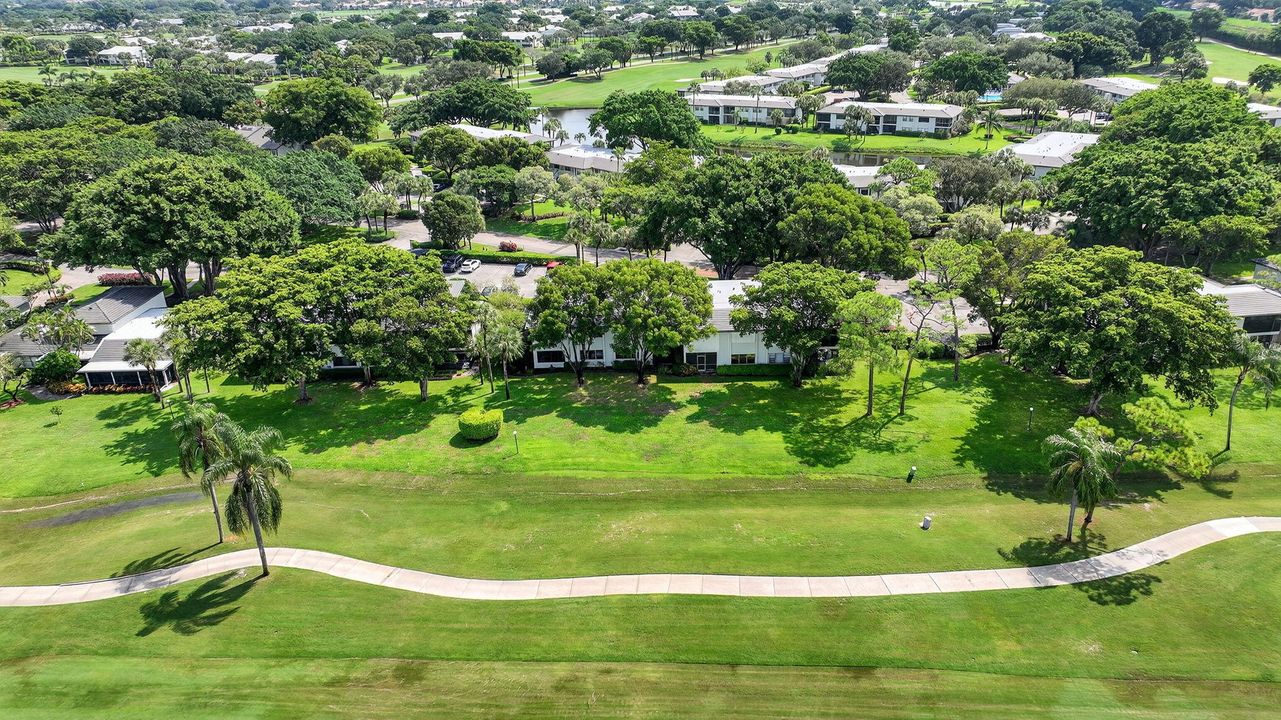 Activo con contrato: $6,000 (2 camas, 2 baños, 1383 Pies cuadrados)