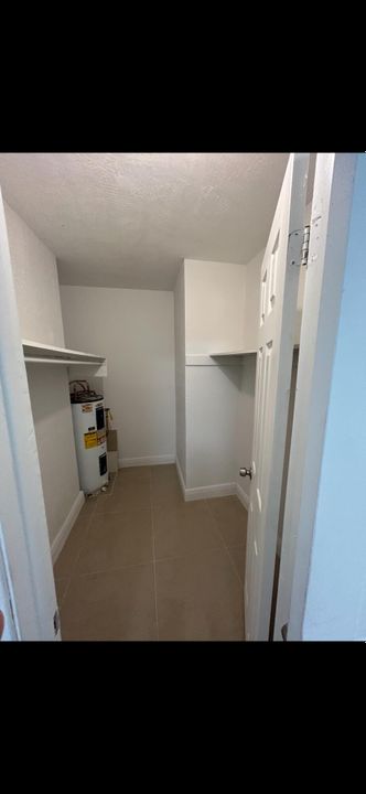 合同活跃: $1,850 (2 贝兹, 2 浴室, 945 平方英尺)