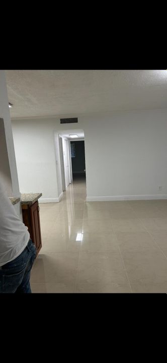 合同活跃: $1,850 (2 贝兹, 2 浴室, 945 平方英尺)