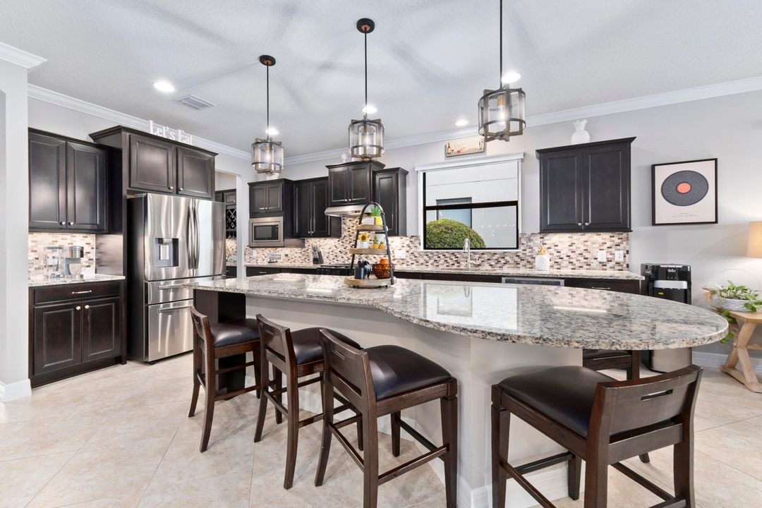 Active With Contract: $554,900 (3 beds, 2 baths, 2098 Square Feet)