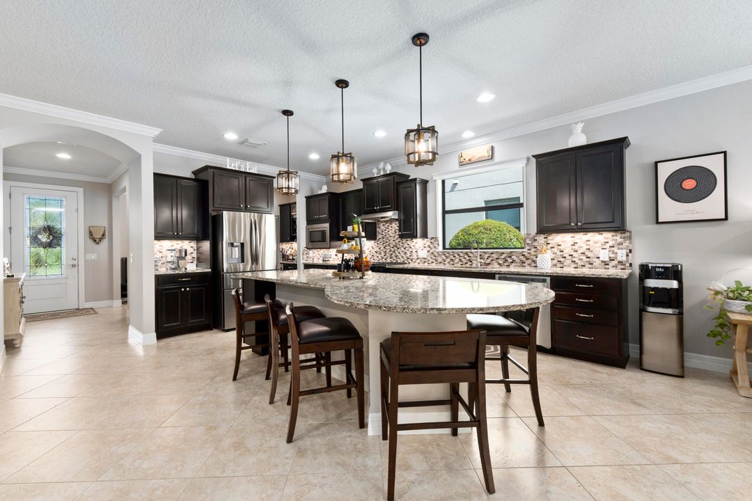 Active With Contract: $554,900 (3 beds, 2 baths, 2098 Square Feet)