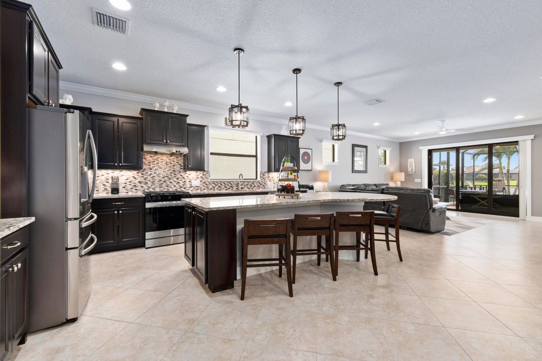 Active With Contract: $554,900 (3 beds, 2 baths, 2098 Square Feet)