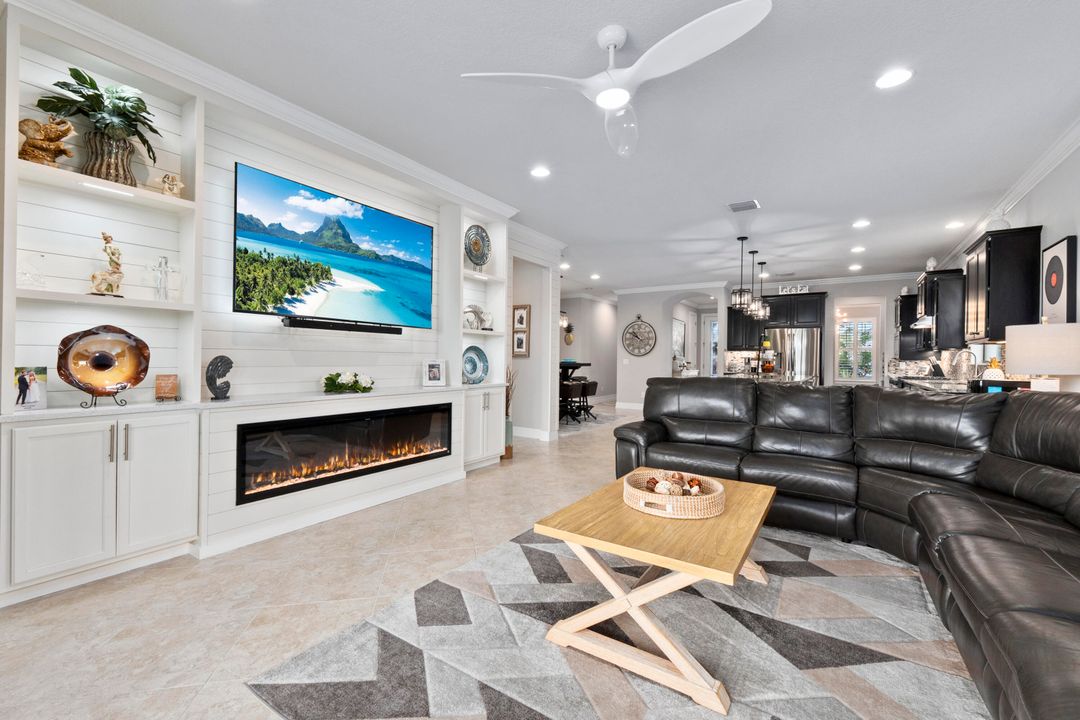 Active With Contract: $554,900 (3 beds, 2 baths, 2098 Square Feet)