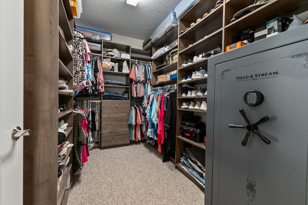 Active With Contract: $554,900 (3 beds, 2 baths, 2098 Square Feet)