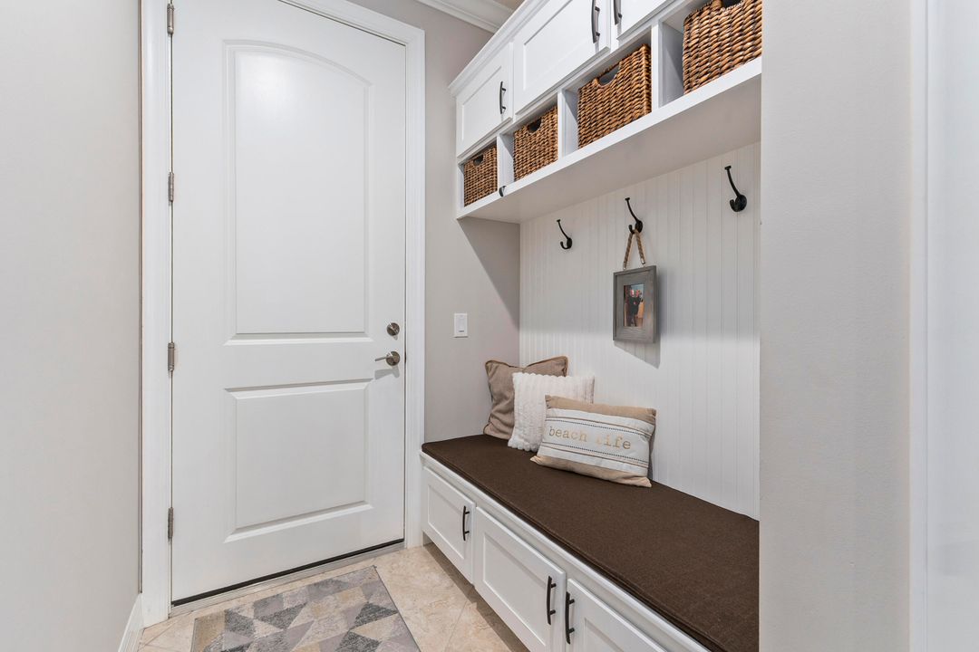 Active With Contract: $554,900 (3 beds, 2 baths, 2098 Square Feet)