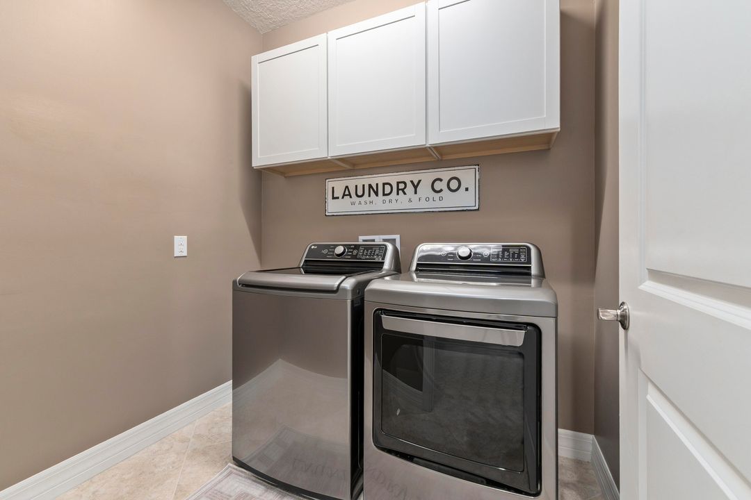 Active With Contract: $554,900 (3 beds, 2 baths, 2098 Square Feet)