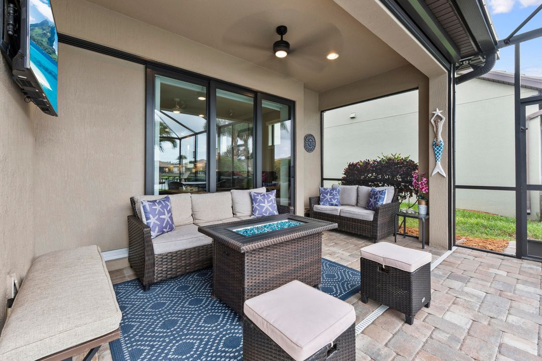 Active With Contract: $554,900 (3 beds, 2 baths, 2098 Square Feet)