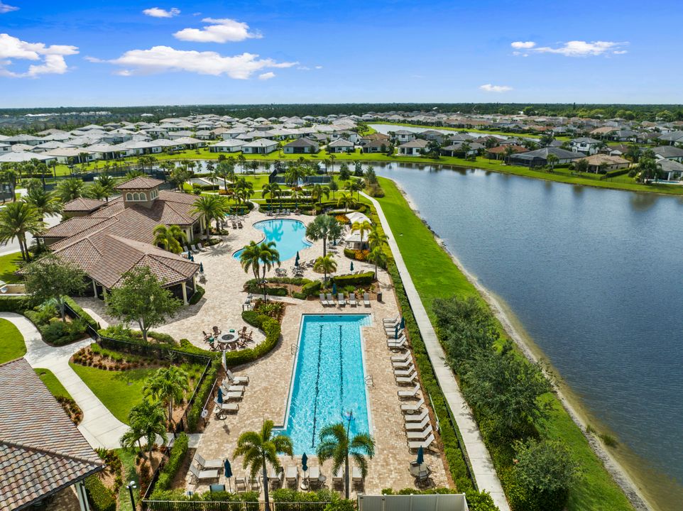 Active With Contract: $554,900 (3 beds, 2 baths, 2098 Square Feet)