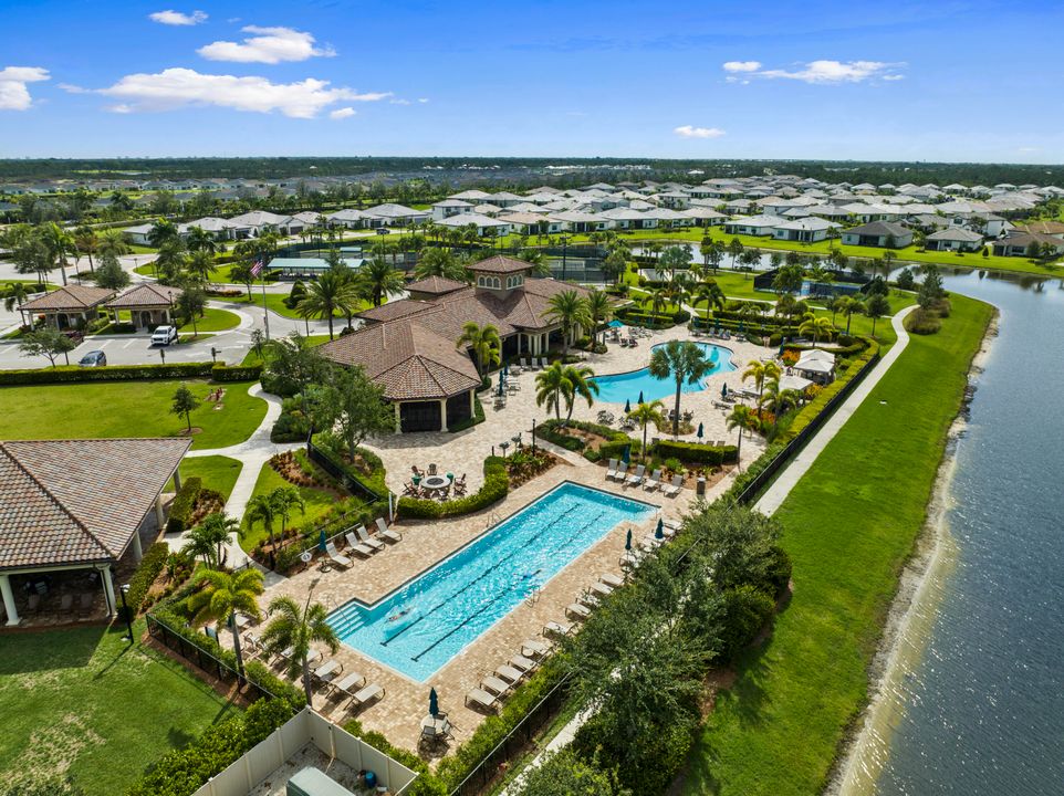 Active With Contract: $554,900 (3 beds, 2 baths, 2098 Square Feet)